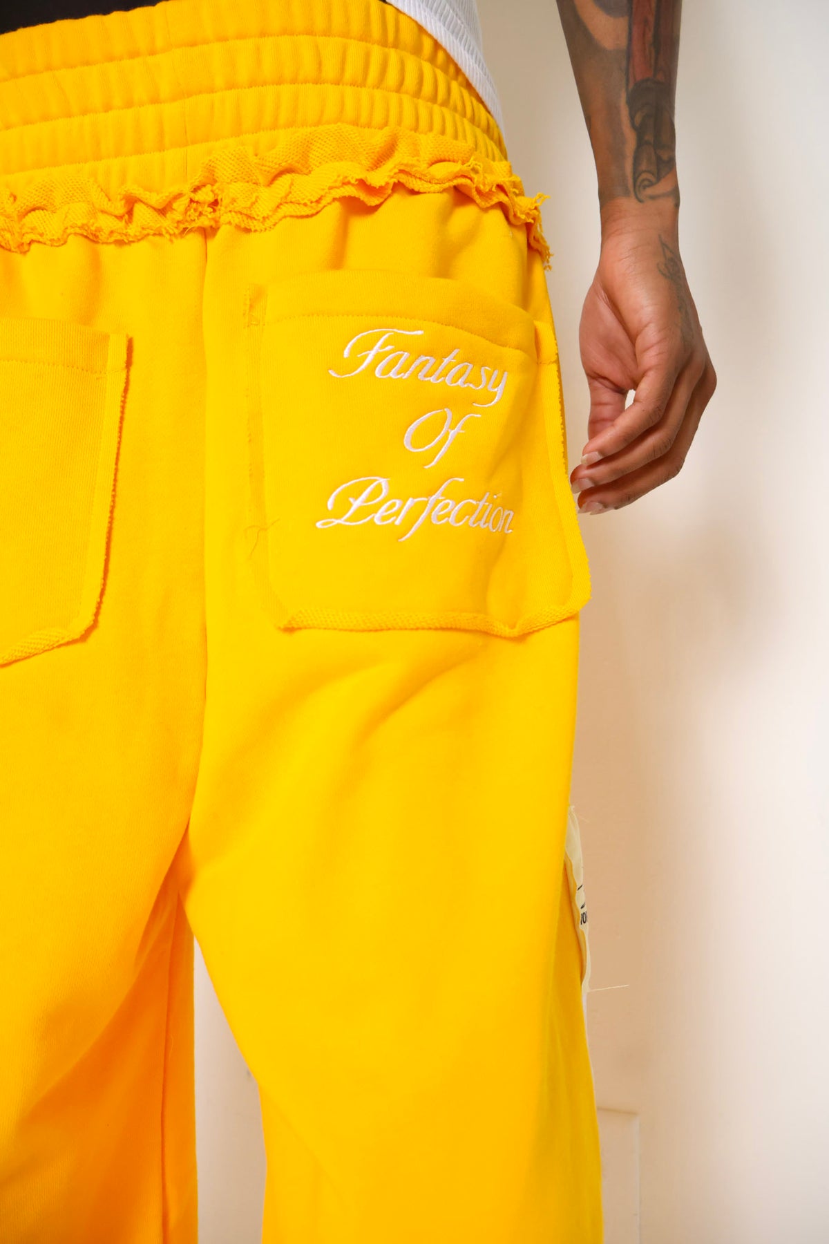 CYBER YELLOW EVERYDAY SWORTS